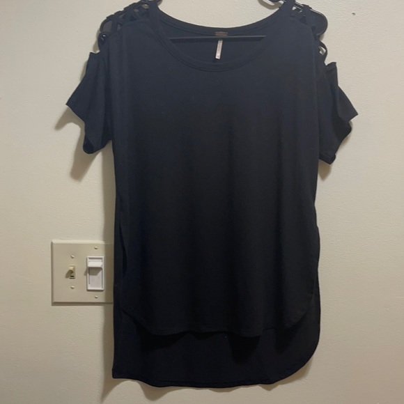 Poof Black Criss cross Shoulder Blouse 60%Cotton,35%Rayon,5%Spandex Size Medium - Picture 3 of 12